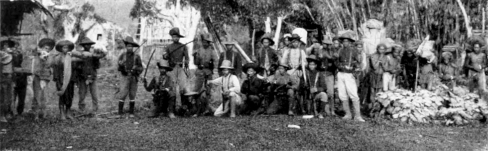 Gruppenbild mit dem Autor
  und seinen Leuten